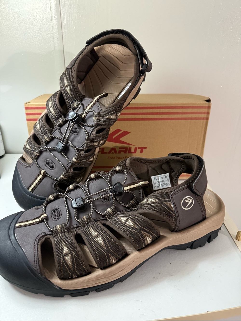 FLARUT Men's Closed Toe Walking Sandals Outdoor Sports